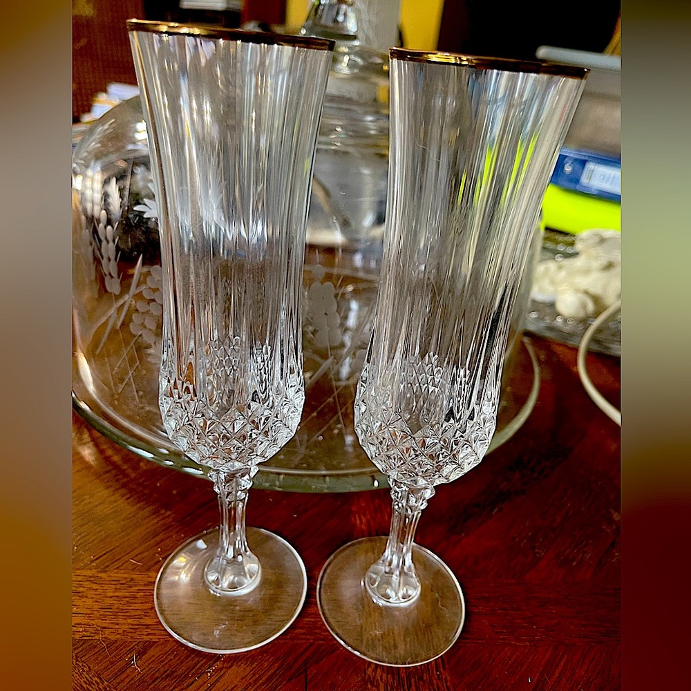 Set of champagne glasses.